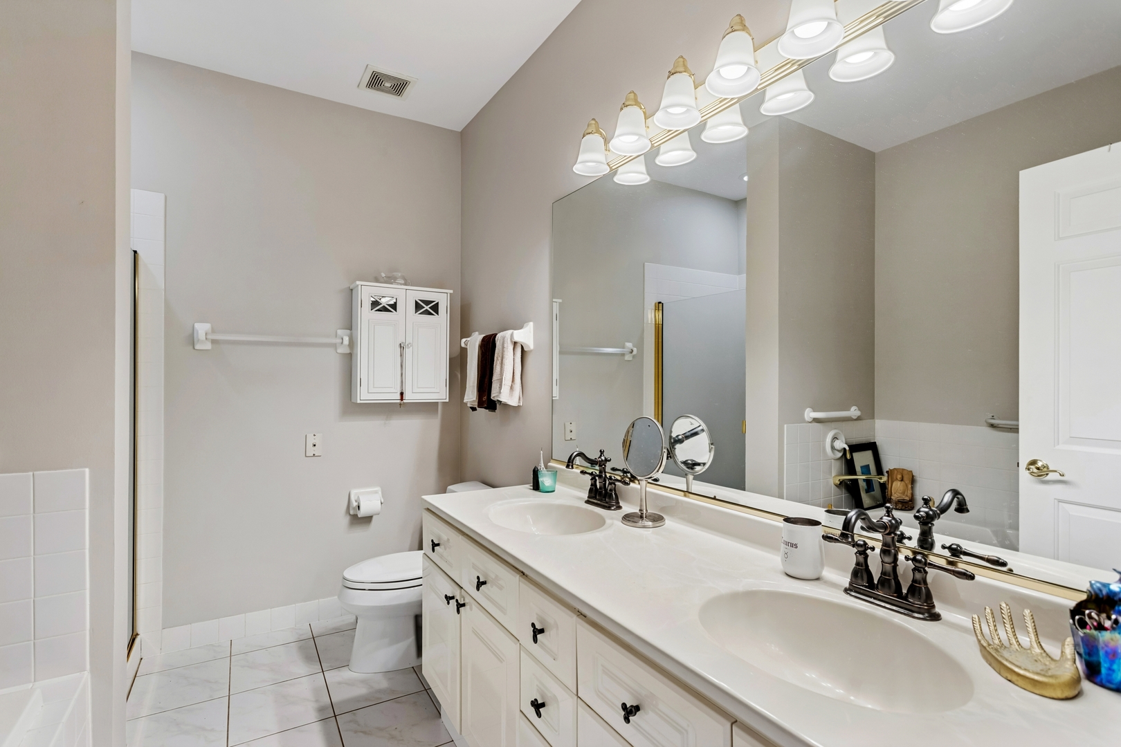 501 Forest Avenue #305, Glen Ellyn, IL 60137