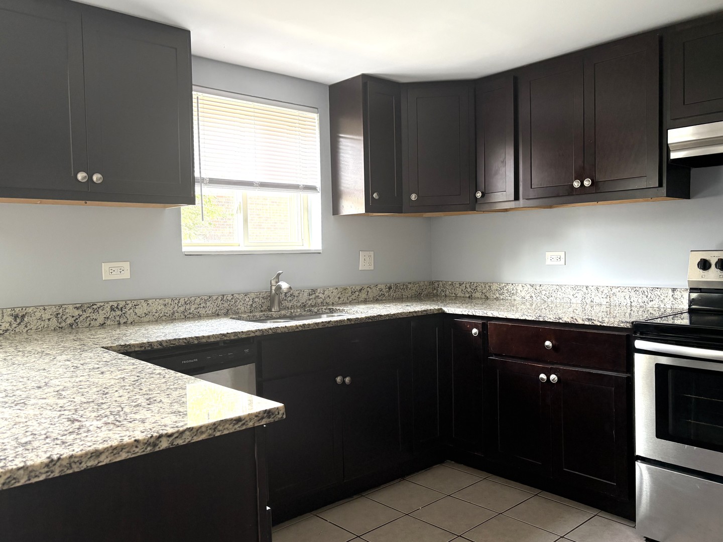 21W284 Tee Lane #C, Itasca, IL 60143