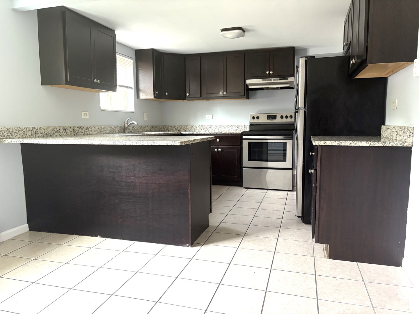 21W284 Tee Lane #C, Itasca, IL 60143