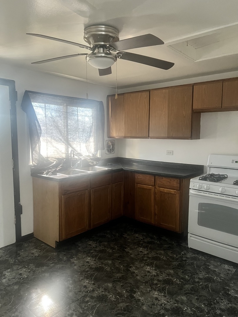 3217 S Lydia Avenue, Robbins, IL 60472