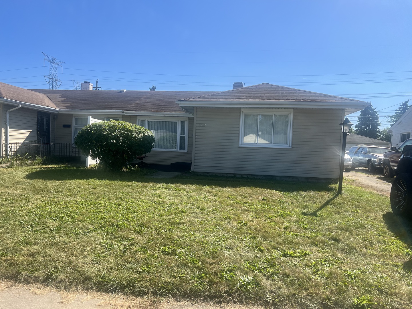3217 S Lydia Avenue, Robbins, IL 60472