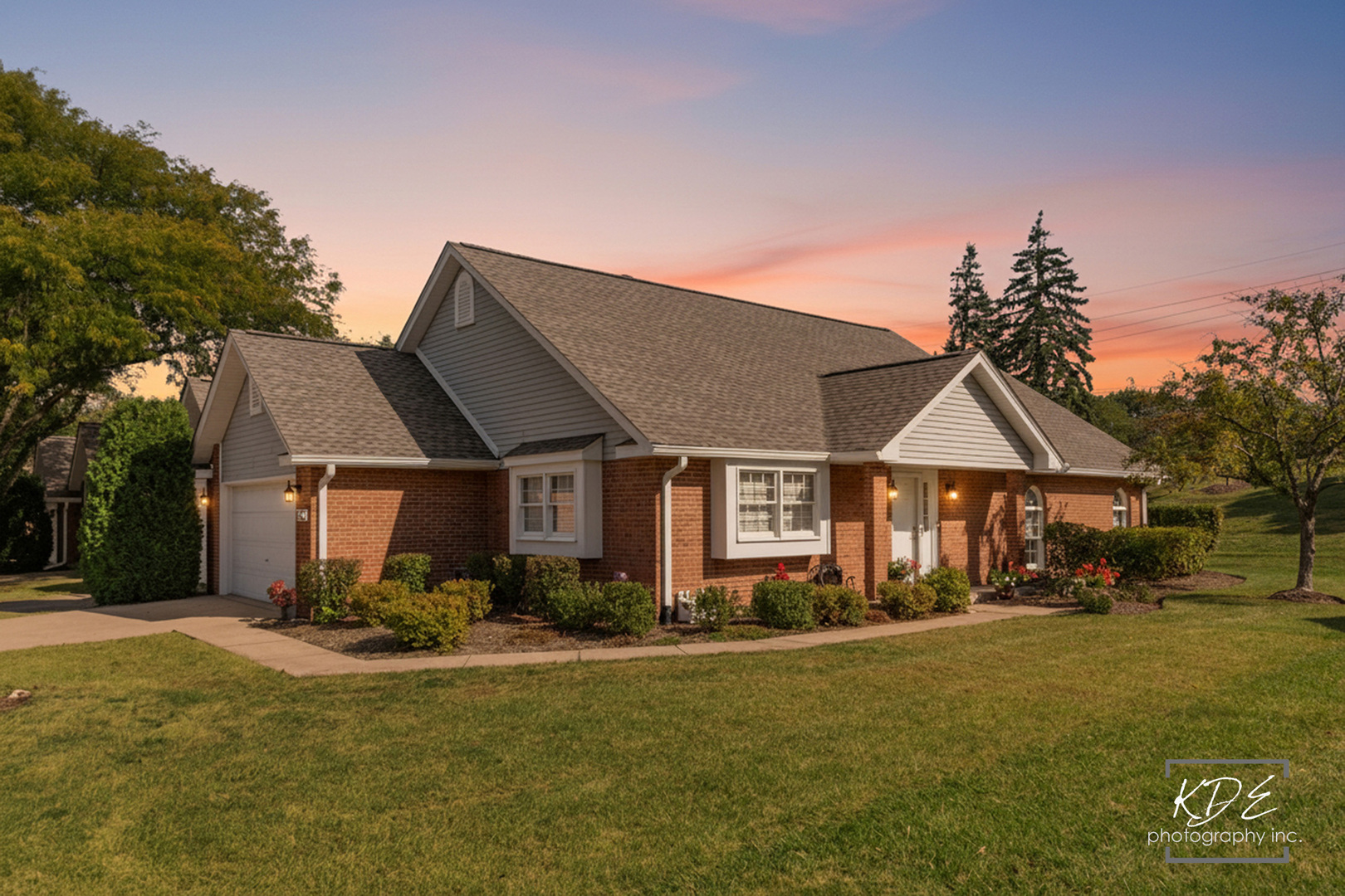 8557 Sandalwood Drive, Darien, IL 60561