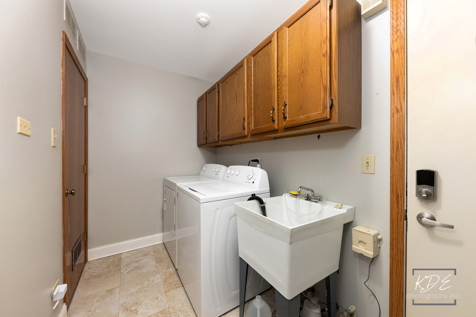 8557 Sandalwood Drive, Darien, IL 60561