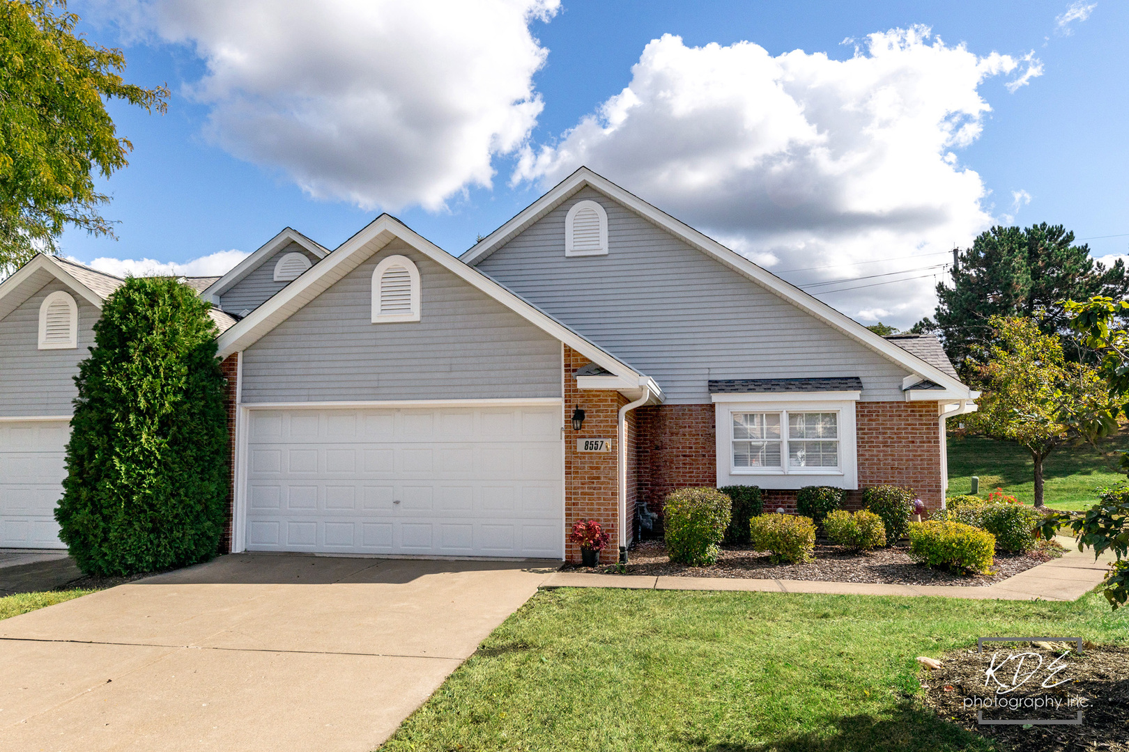8557 Sandalwood Drive, Darien, IL 60561