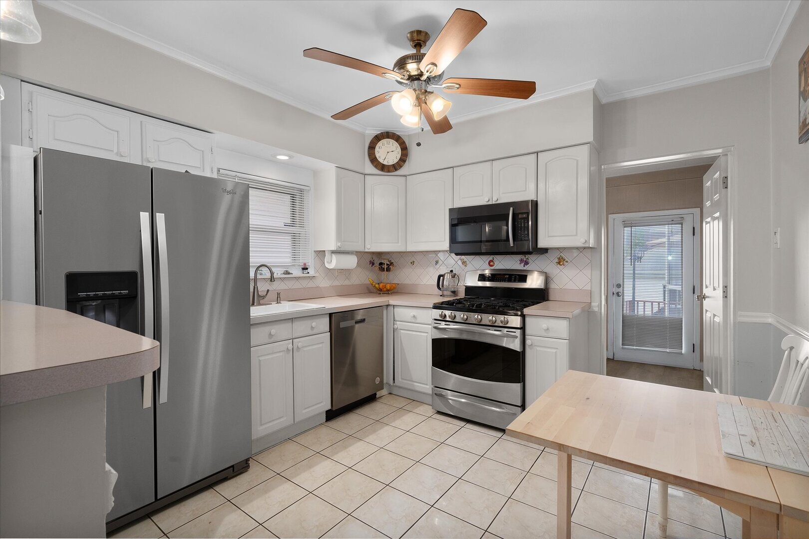 2318 N 73rd Avenue, Elmwood Park, IL 60707