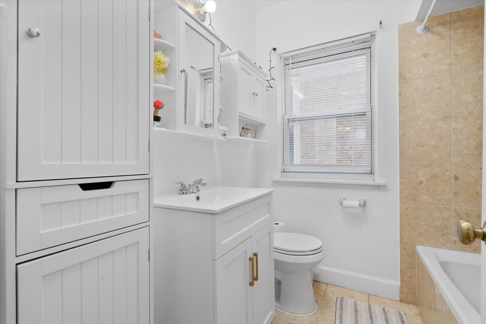 2318 N 73rd Avenue, Elmwood Park, IL 60707