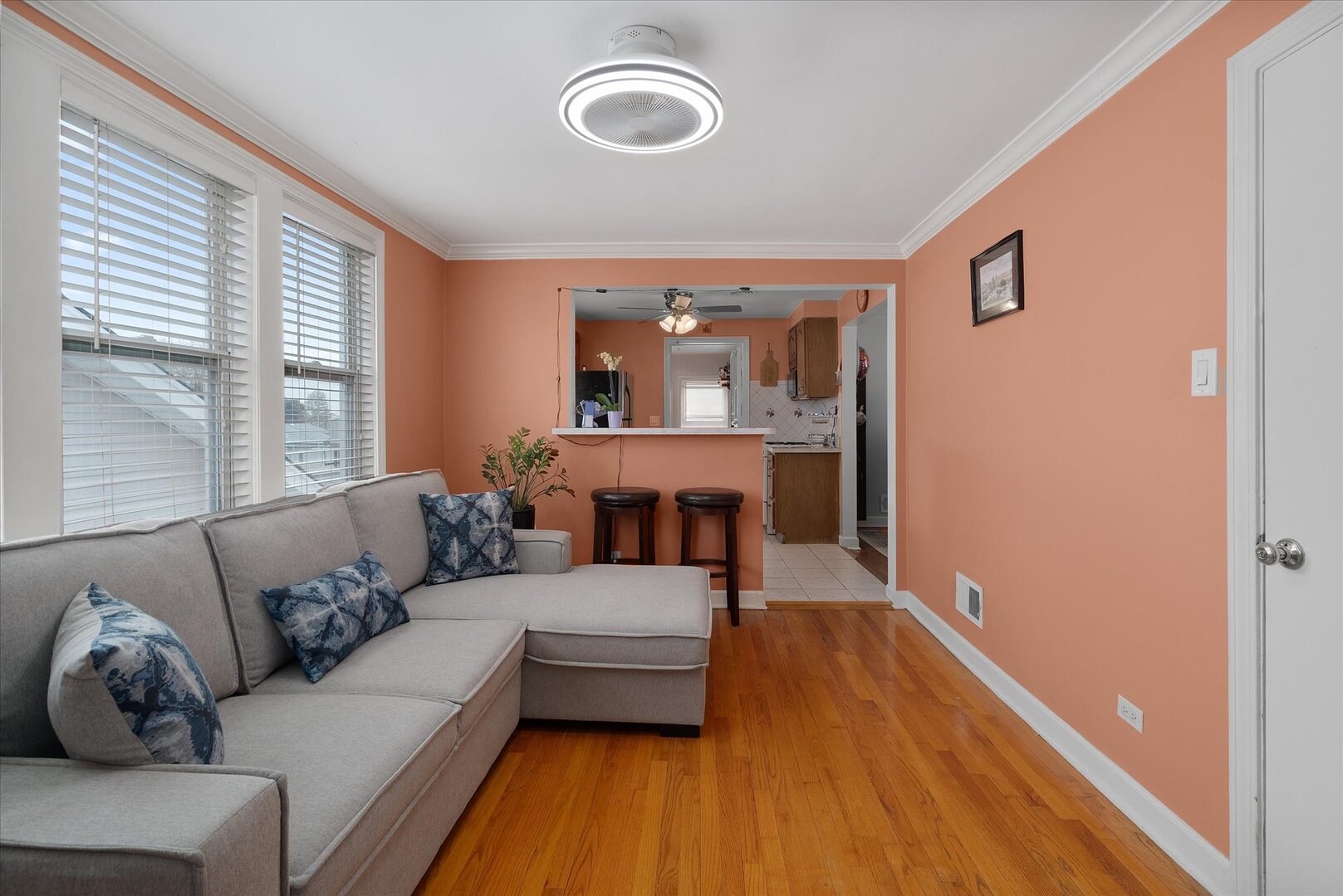 2318 N 73rd Avenue, Elmwood Park, IL 60707