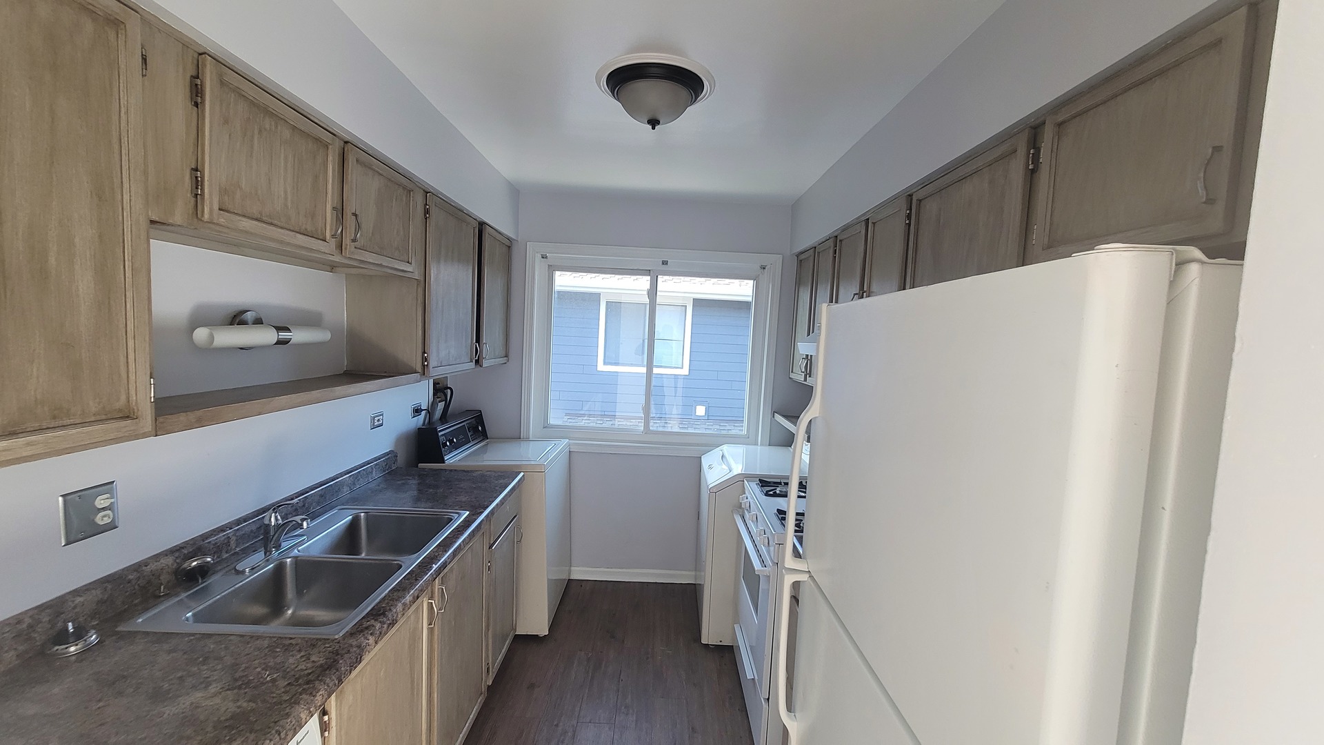 6084 Fremont Drive #6084, Hanover Park, IL 60133