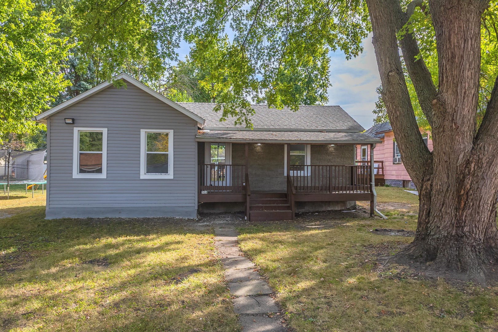 306 E Martin Street, Forrest, IL 61741