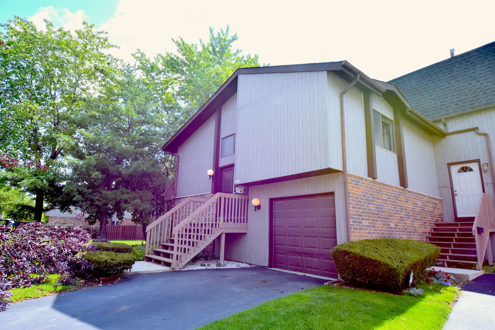 45 Salt Creek Road, Roselle, IL 60172