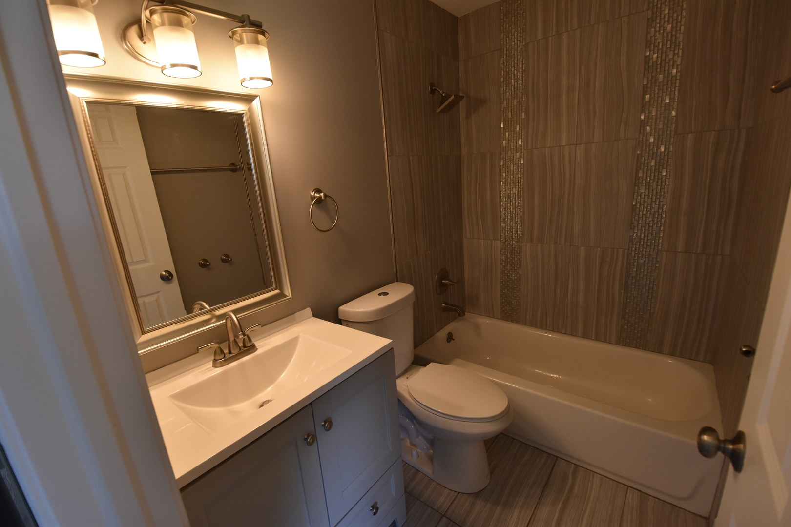 45 Salt Creek Road, Roselle, IL 60172