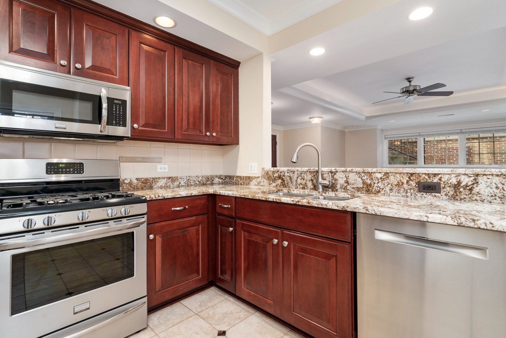 107 S Grant Street #101, Hinsdale, IL 60521