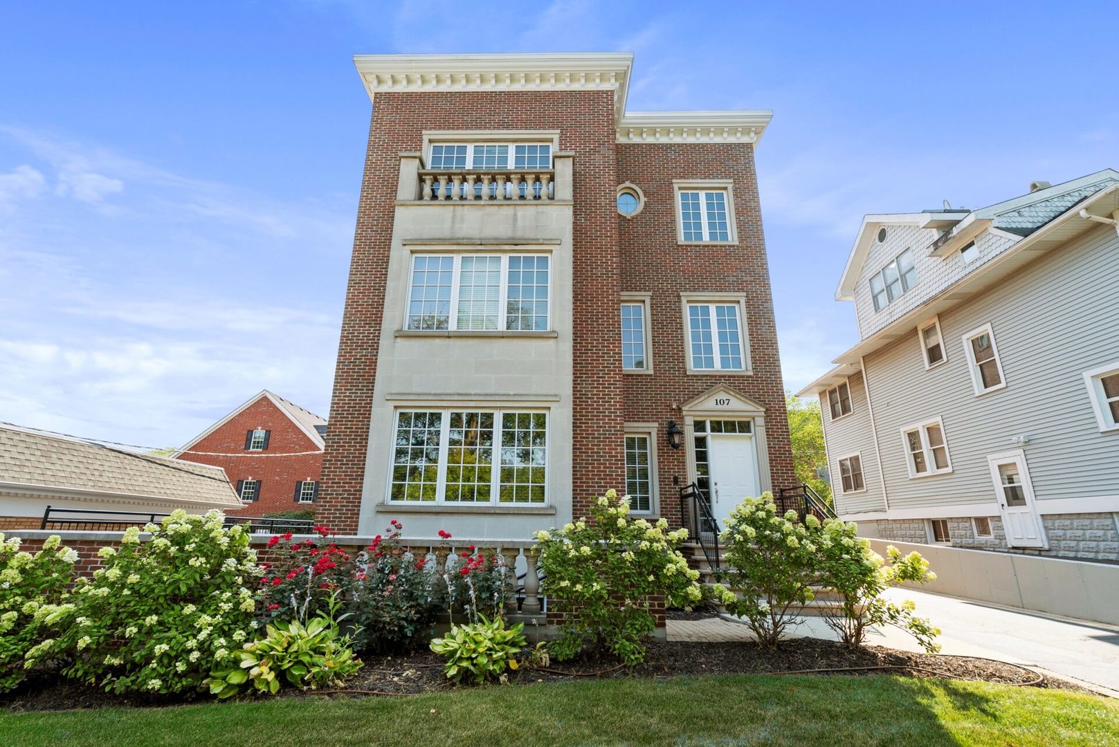 107 S Grant Street #101, Hinsdale, IL 60521