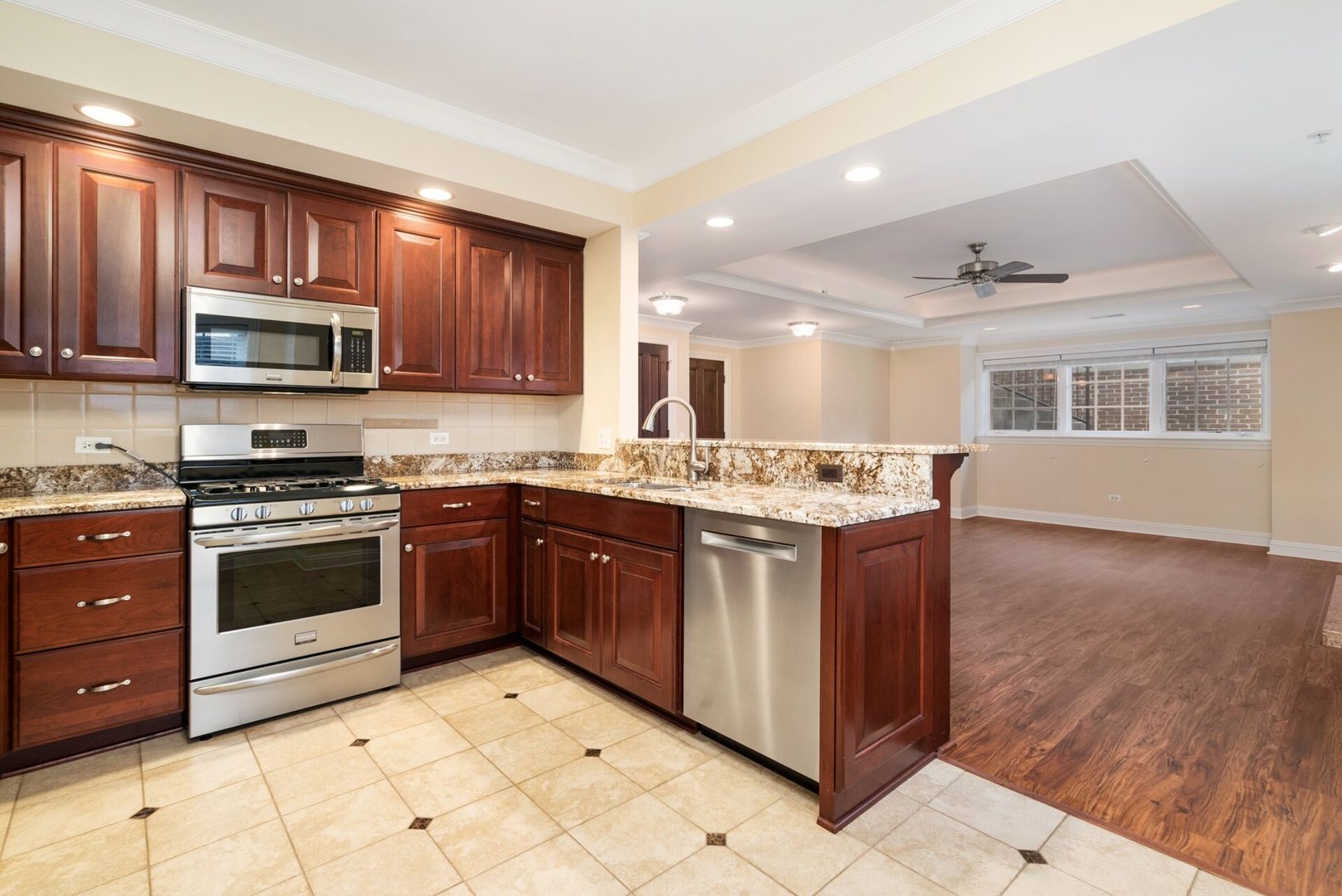 107 S Grant Street #101, Hinsdale, IL 60521