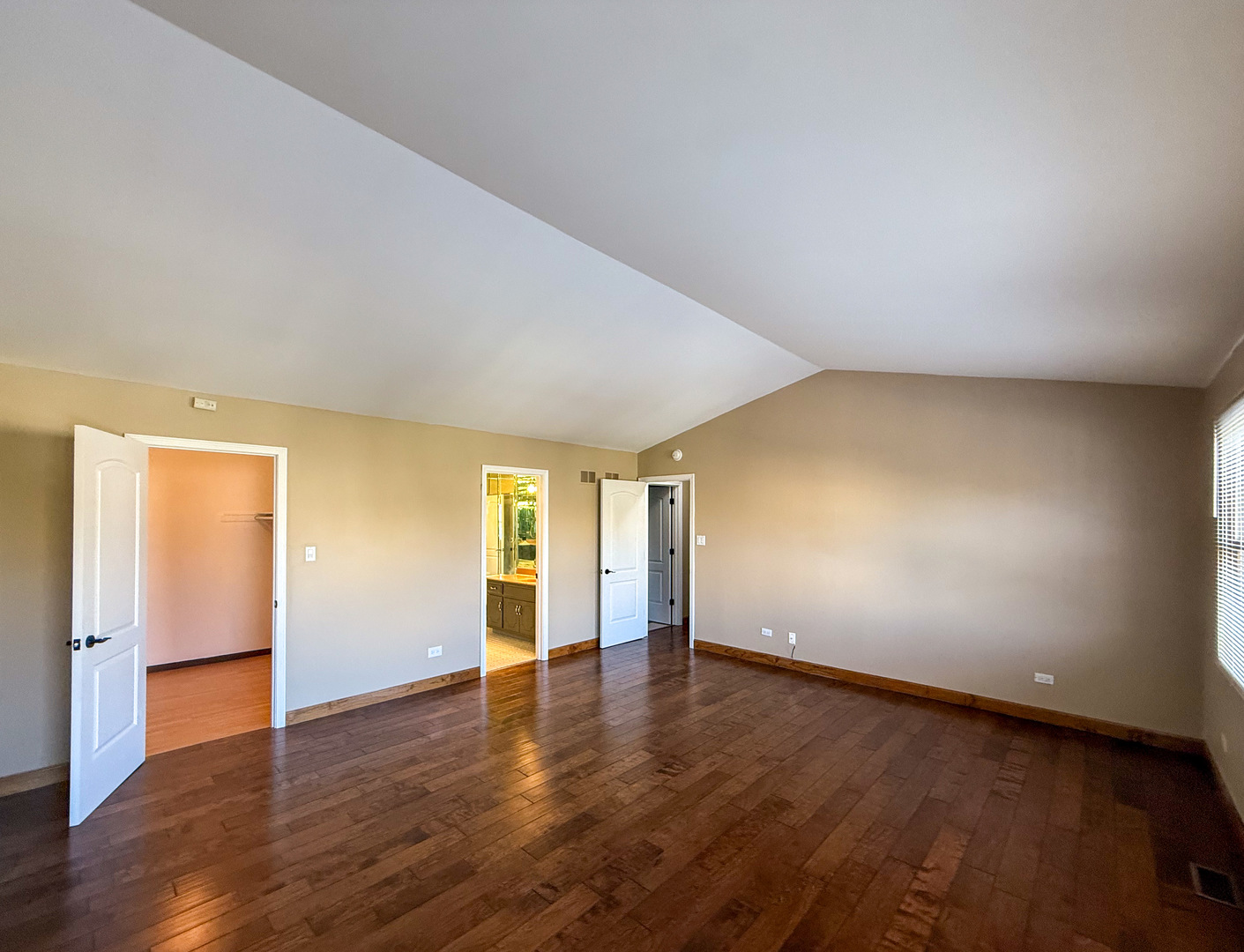 15528 Whitehall Lane, Orland Park, IL 60462