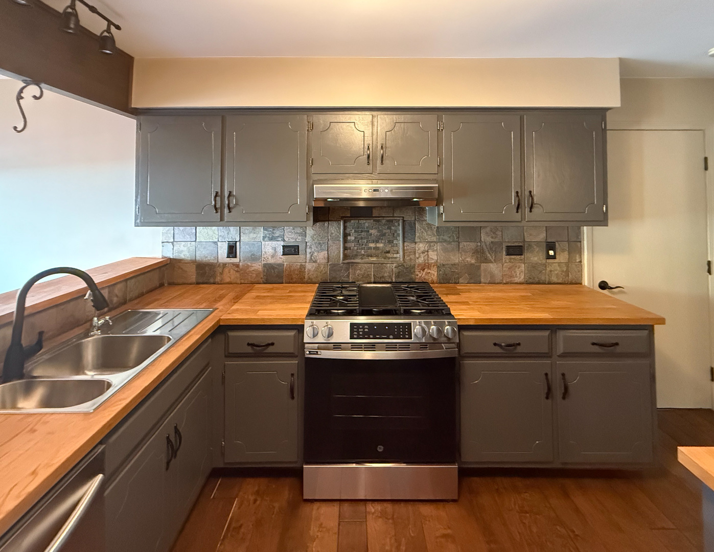 15528 Whitehall Lane, Orland Park, IL 60462