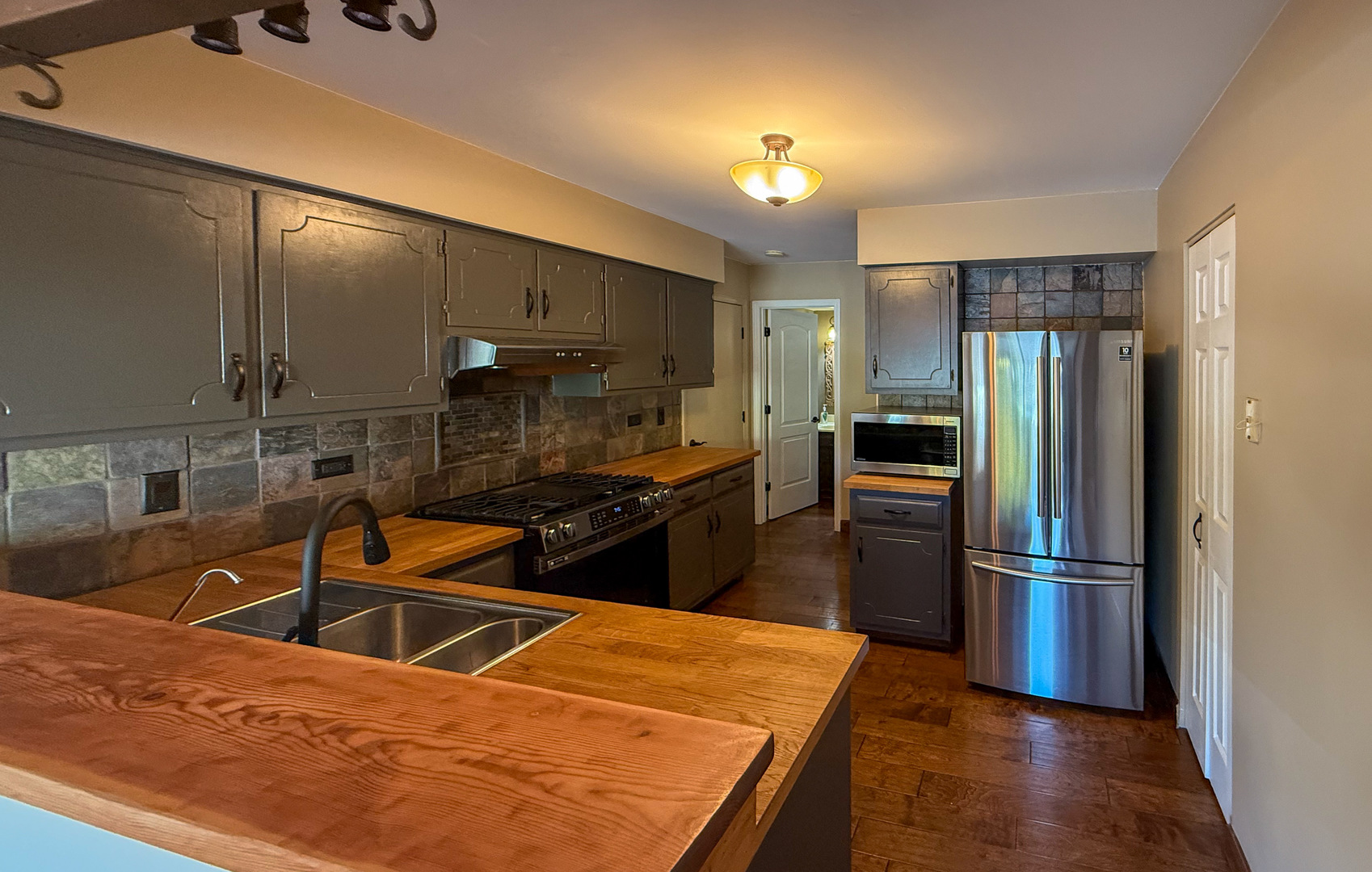 15528 Whitehall Lane, Orland Park, IL 60462