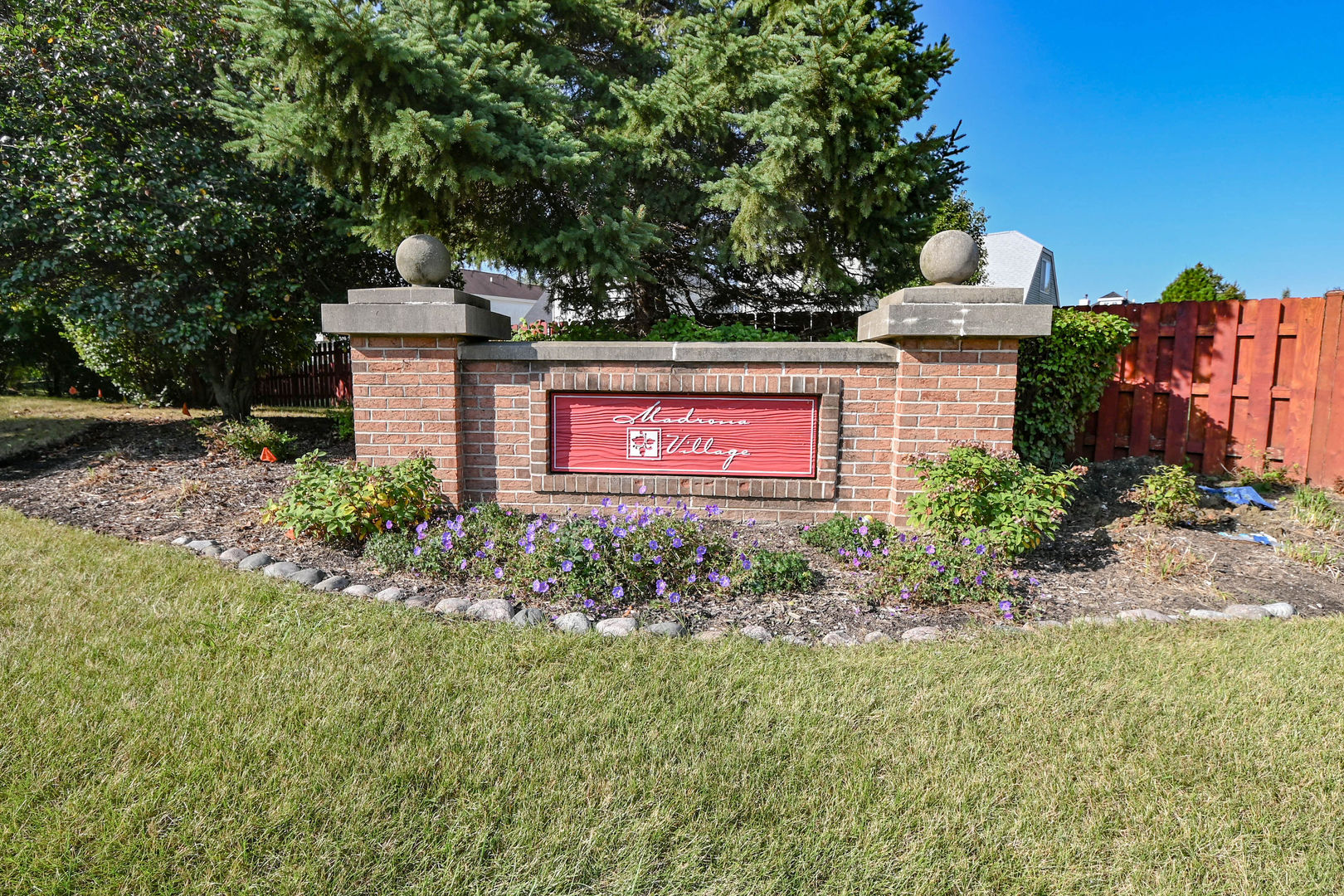 714 S Rosehall Lane, Round Lake, IL 60073