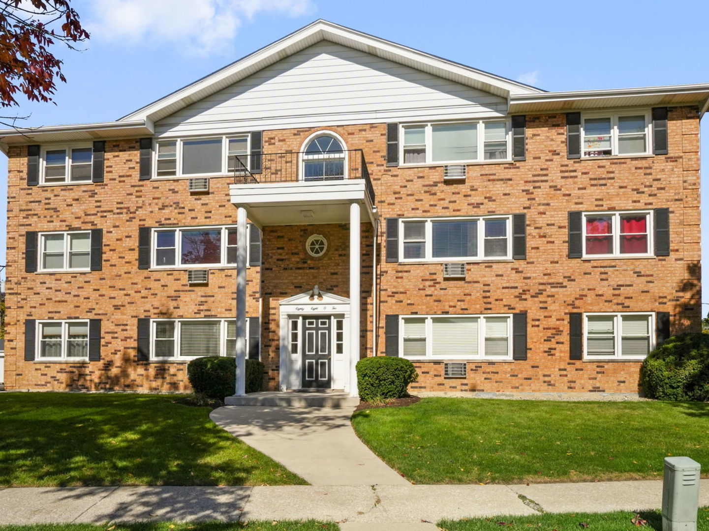 8802 W 45th Place #7, Brookfield, IL 60513