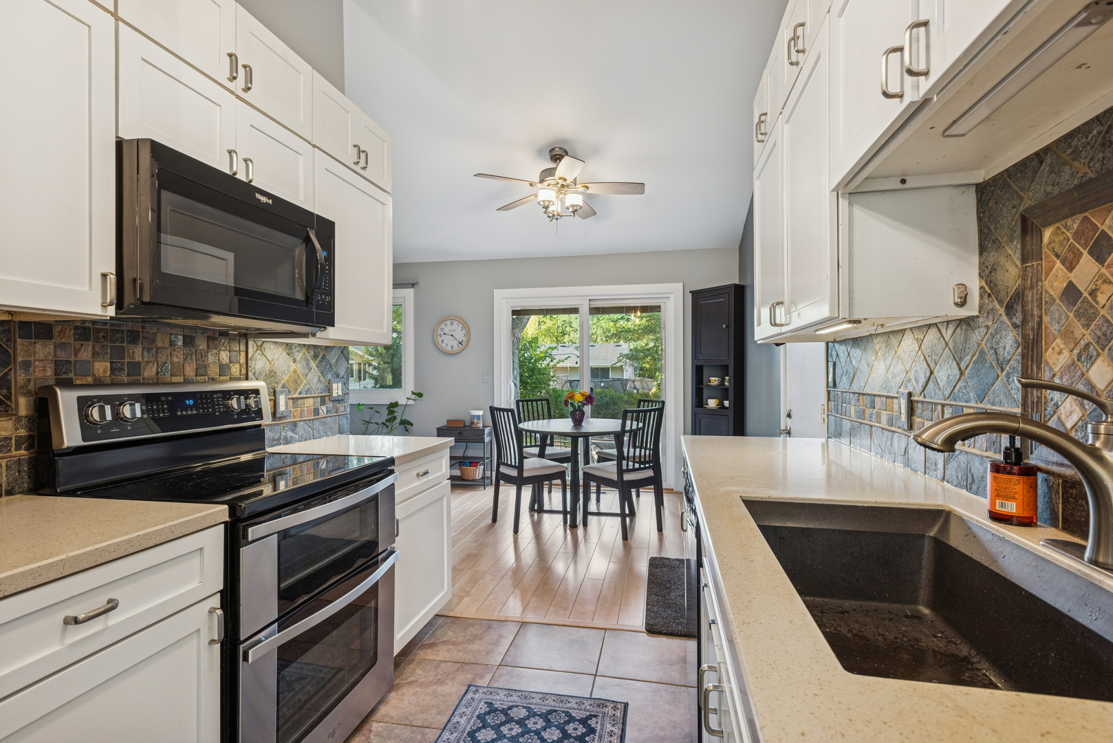 1340 AUBURN Avenue, Naperville, IL 60565