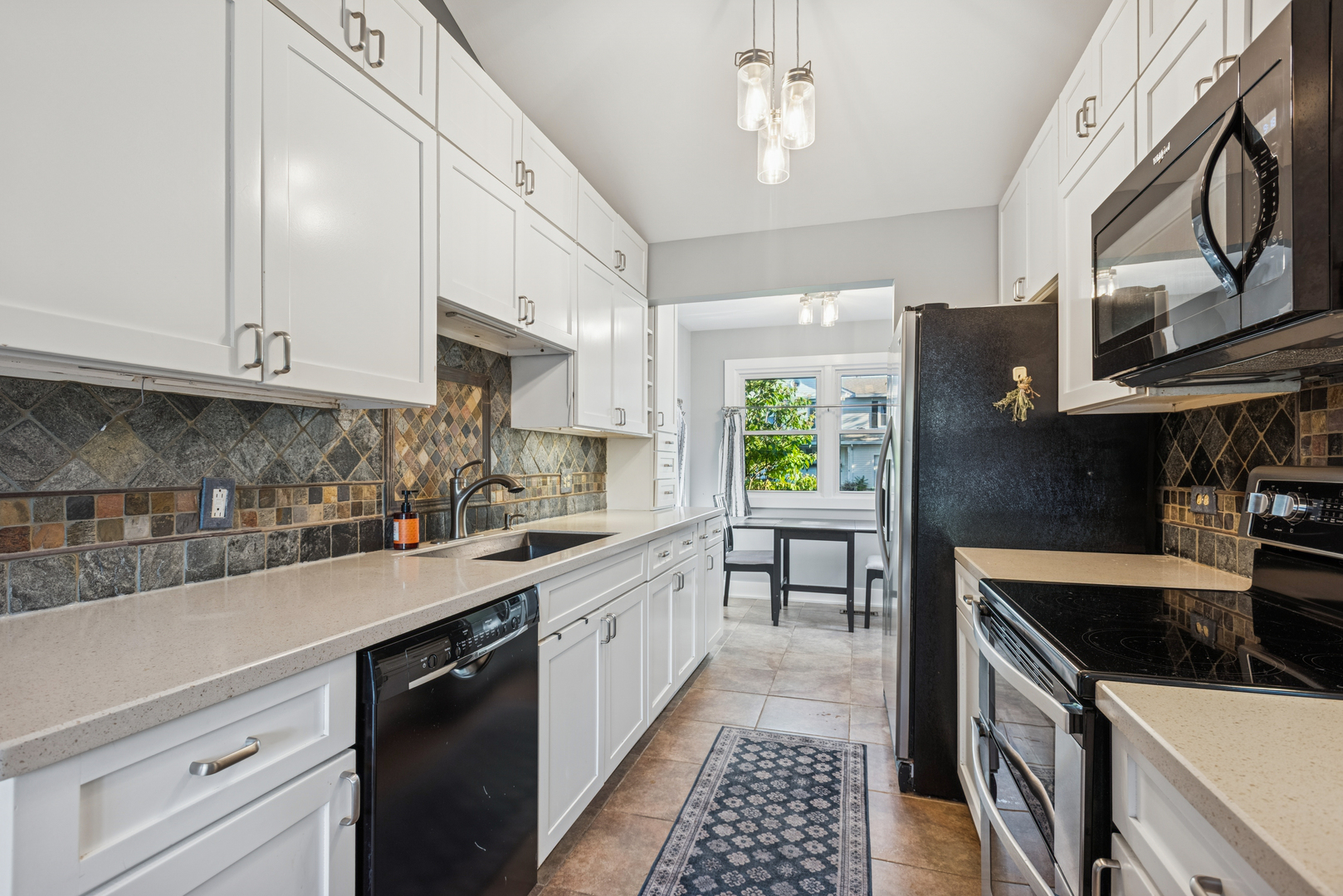 1340 AUBURN Avenue, Naperville, IL 60565