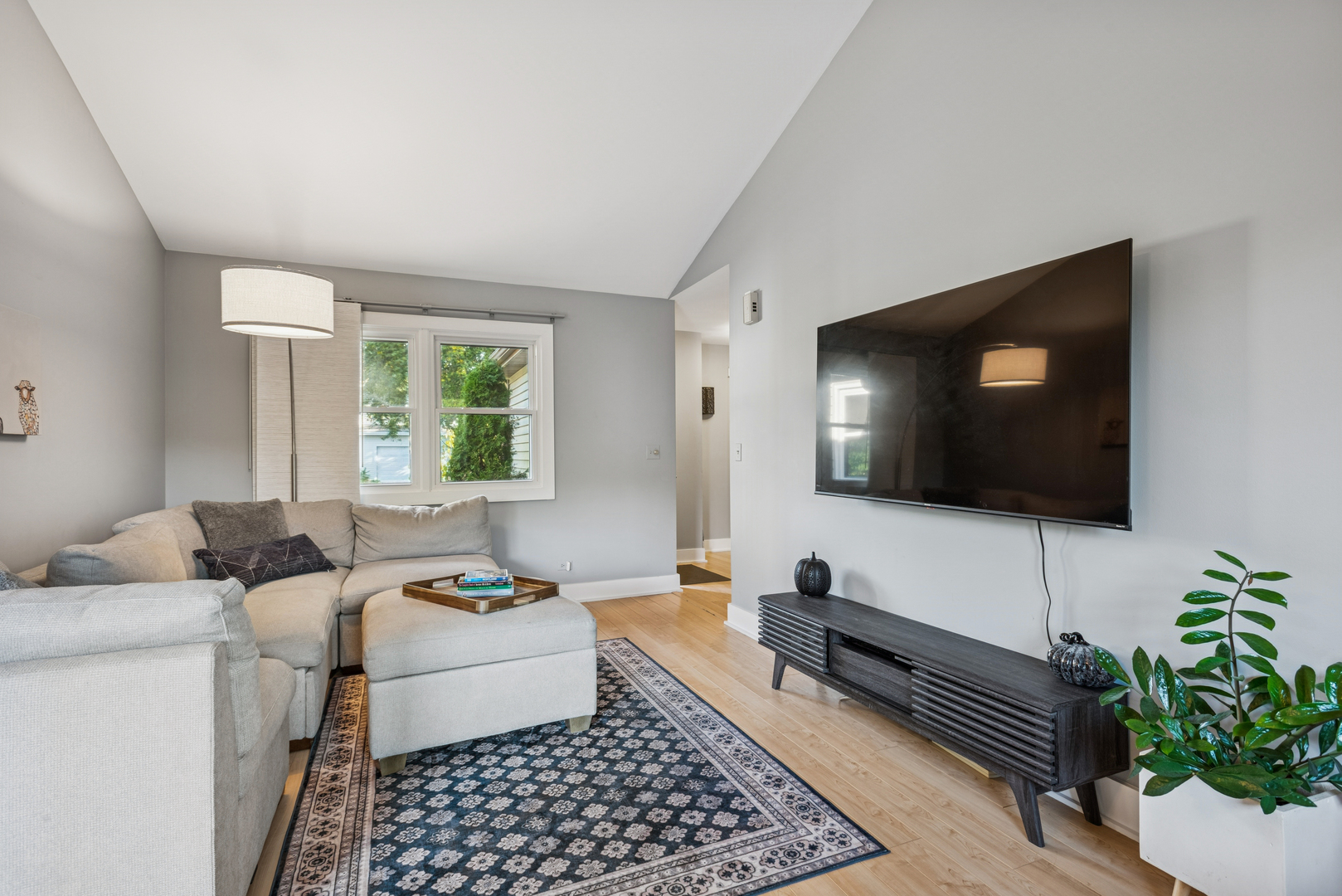 1340 AUBURN Avenue, Naperville, IL 60565