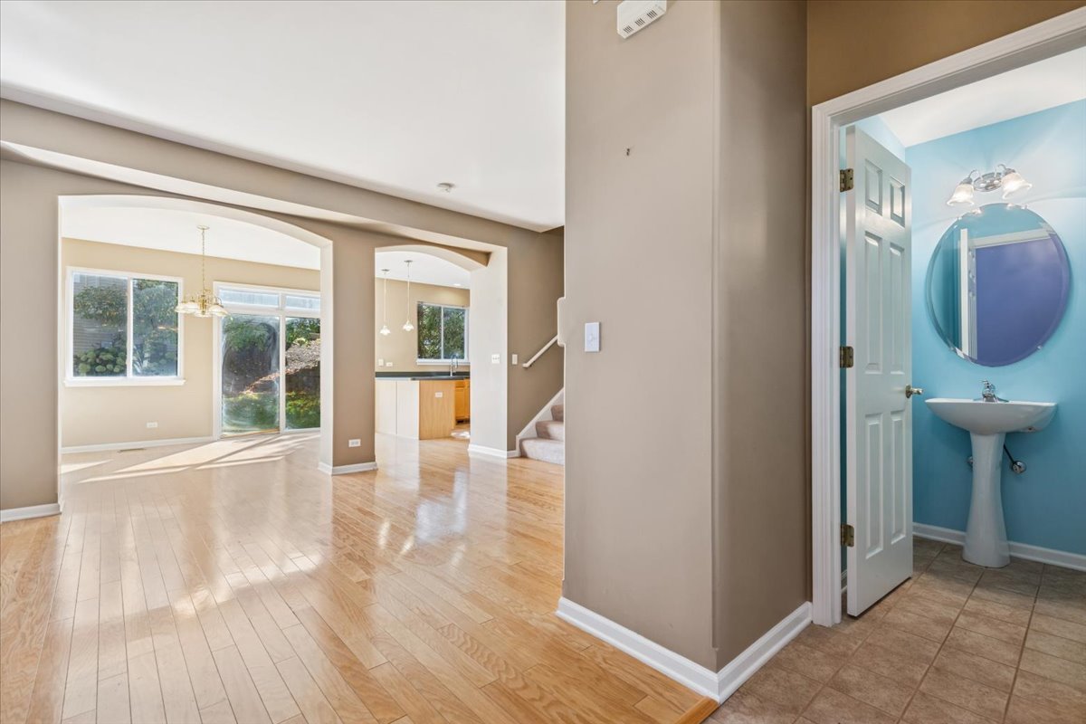 1543 W Remington Lane, Round Lake, IL 60073