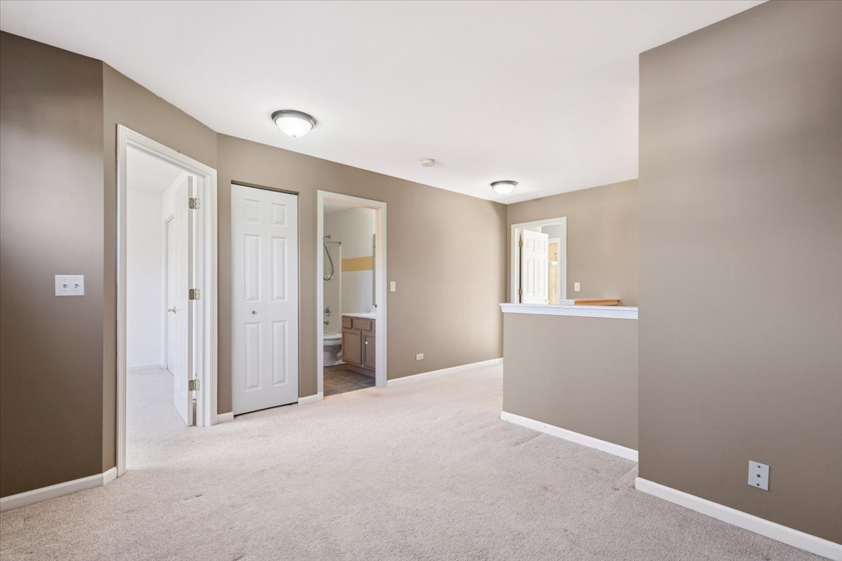 1543 W Remington Lane, Round Lake, IL 60073