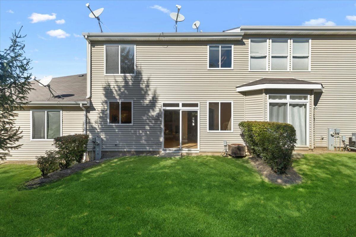 1543 W Remington Lane, Round Lake, IL 60073