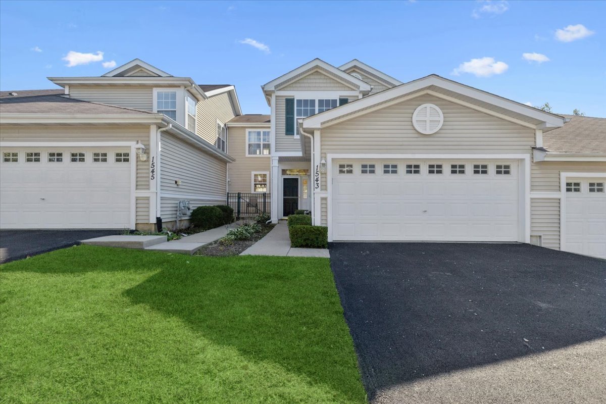 1543 W Remington Lane, Round Lake, IL 60073