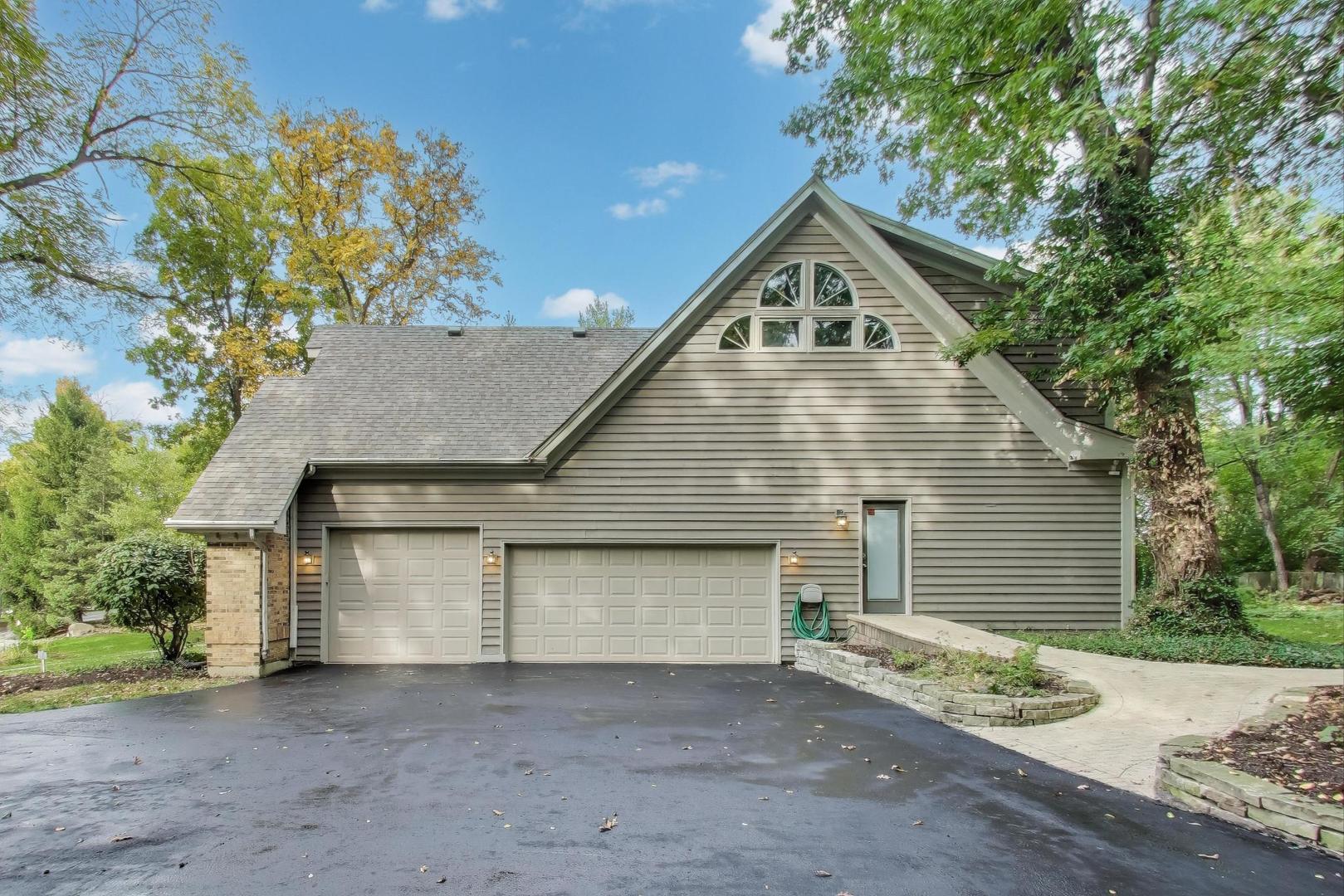 651 Nor Oaks Court, West Chicago, IL 60185