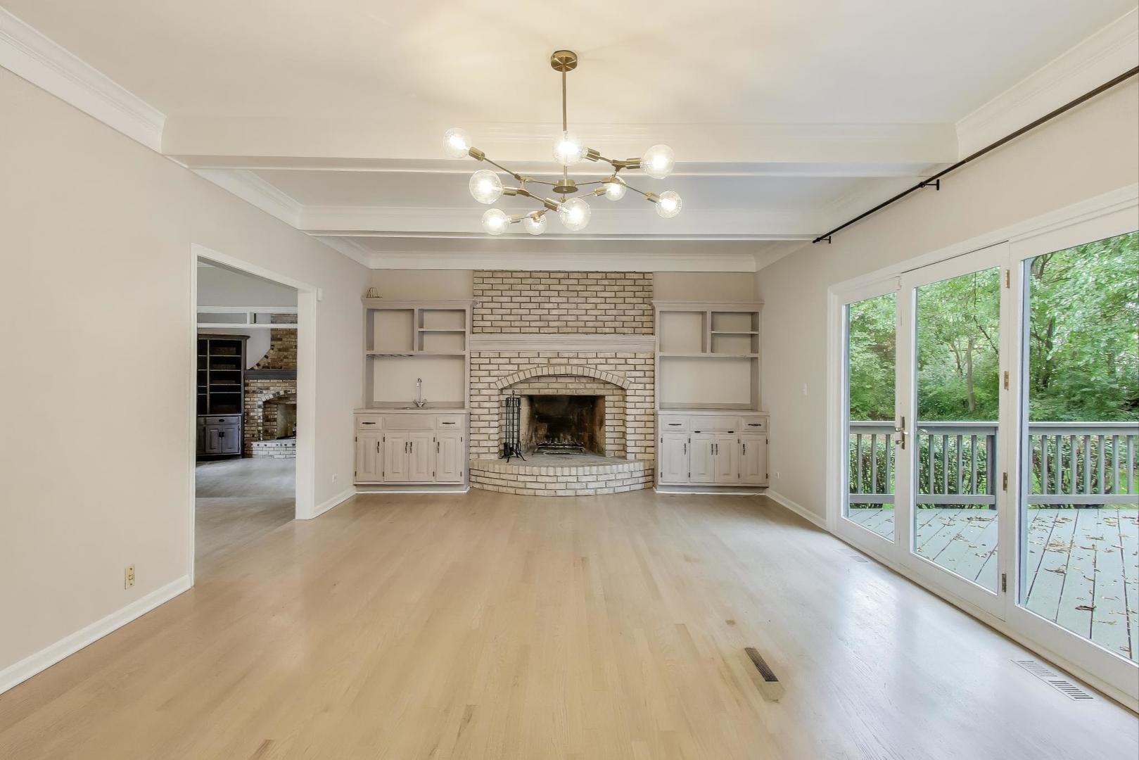 651 Nor Oaks Court, West Chicago, IL 60185