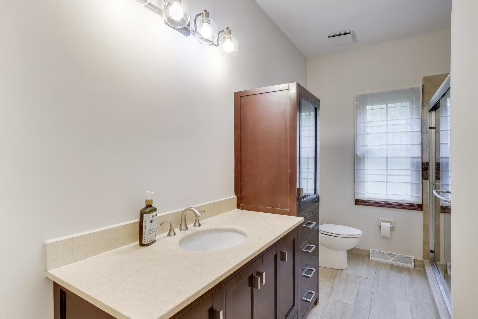 651 Nor Oaks Court, West Chicago, IL 60185