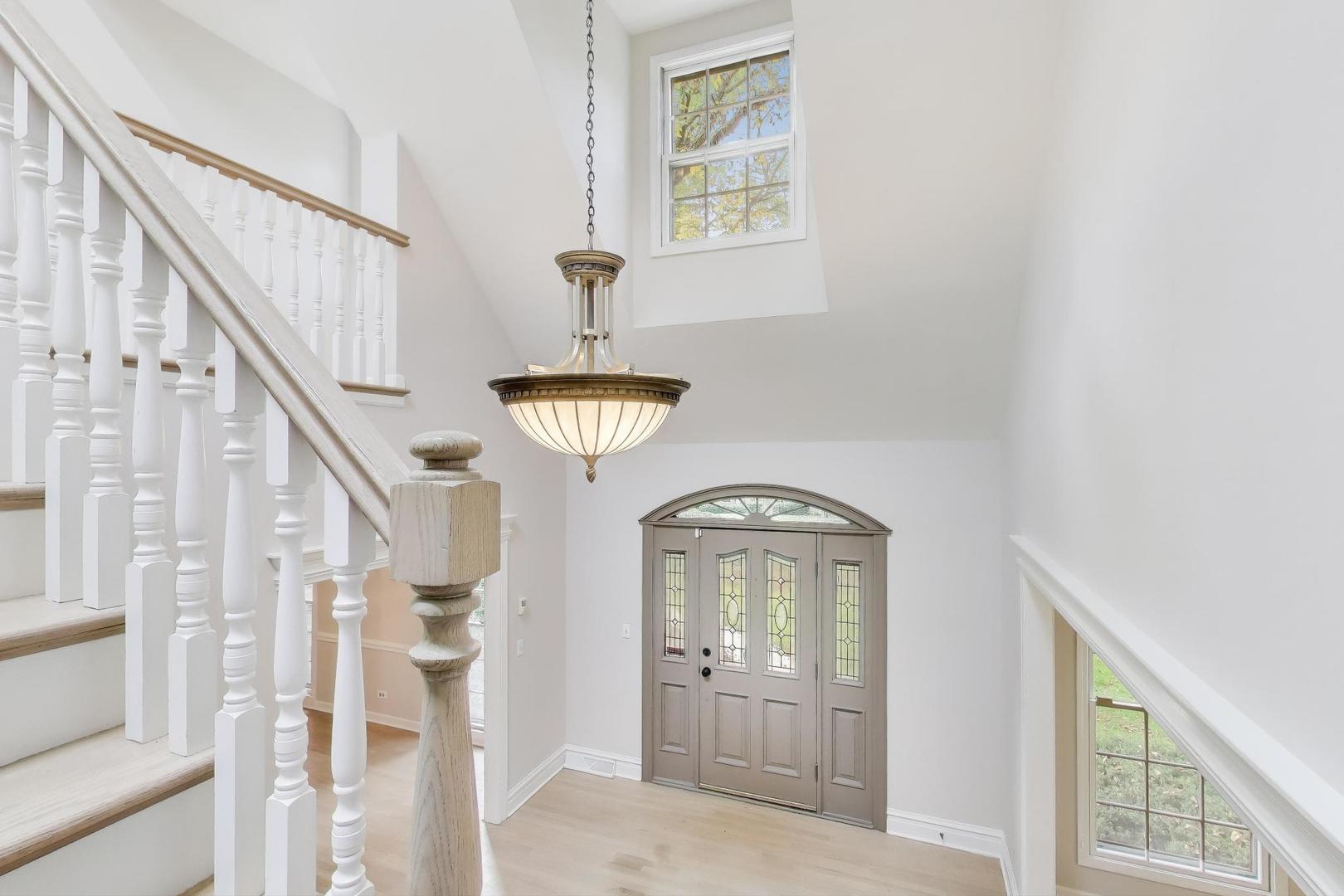 651 Nor Oaks Court, West Chicago, IL 60185