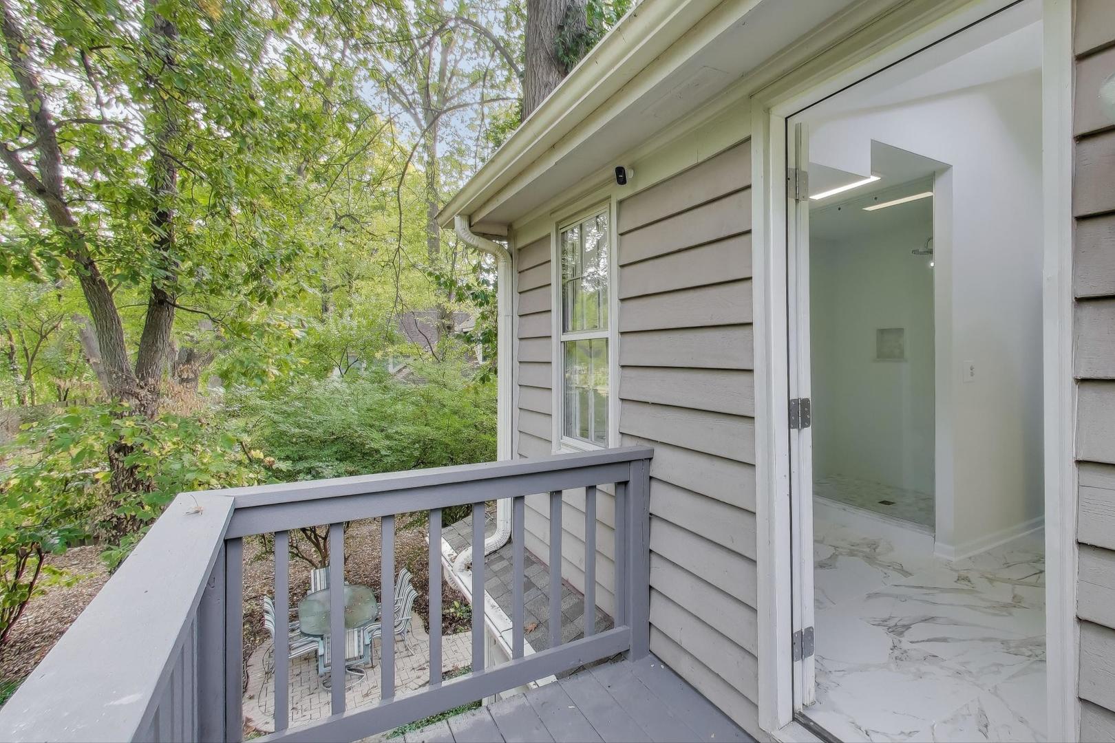 651 Nor Oaks Court, West Chicago, IL 60185