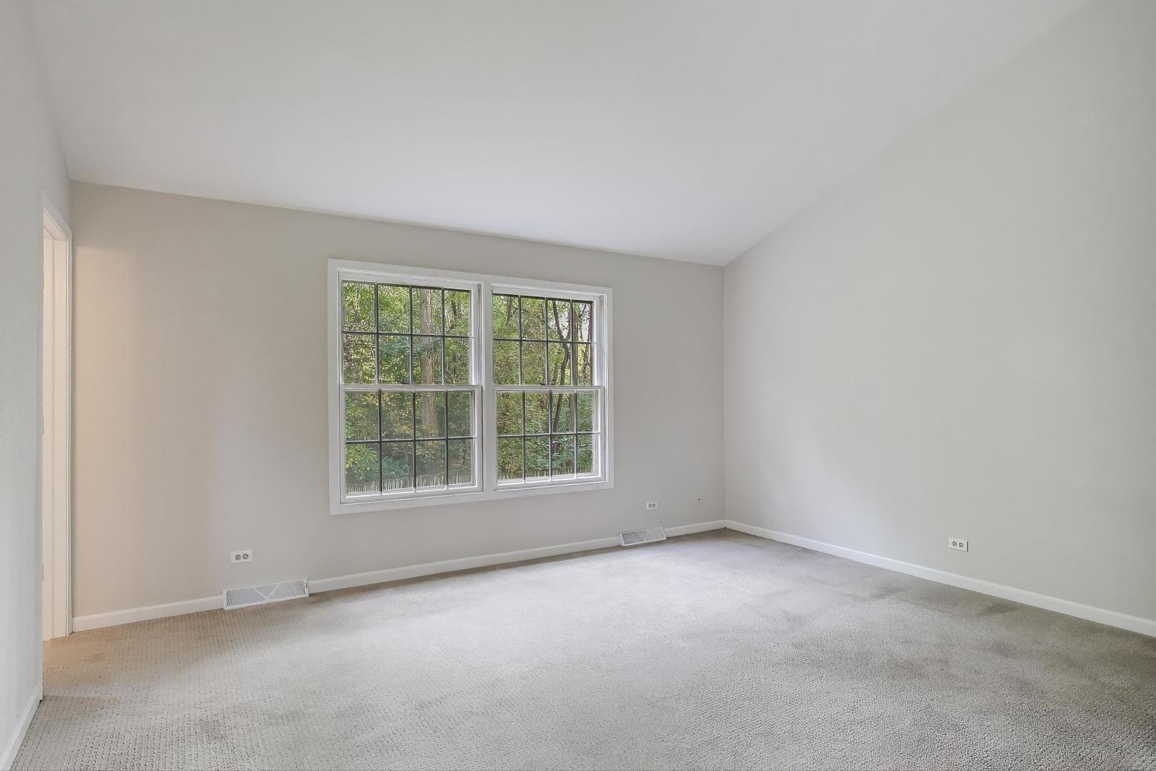 651 Nor Oaks Court, West Chicago, IL 60185