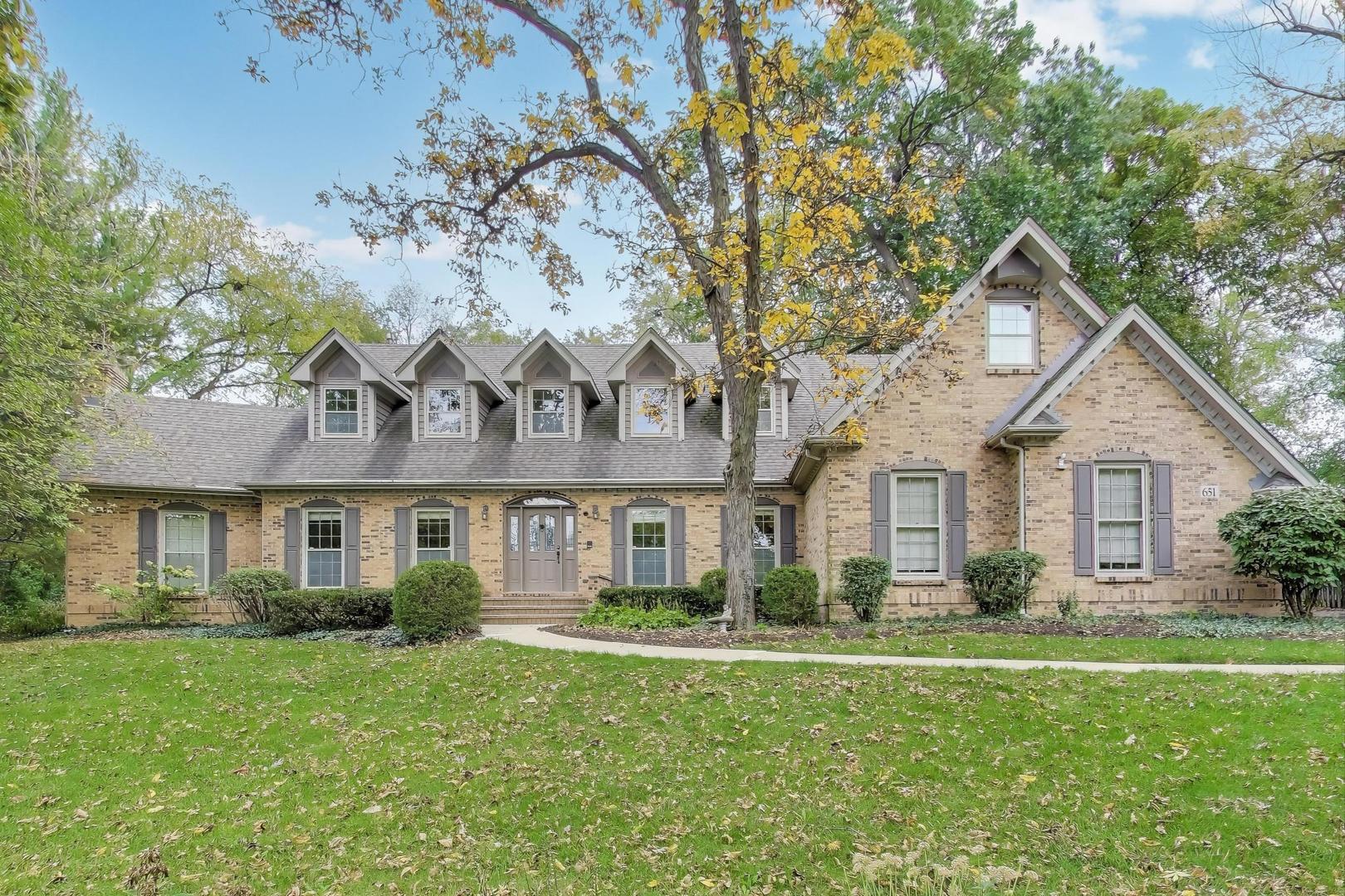 651 Nor Oaks Court, West Chicago, IL 60185