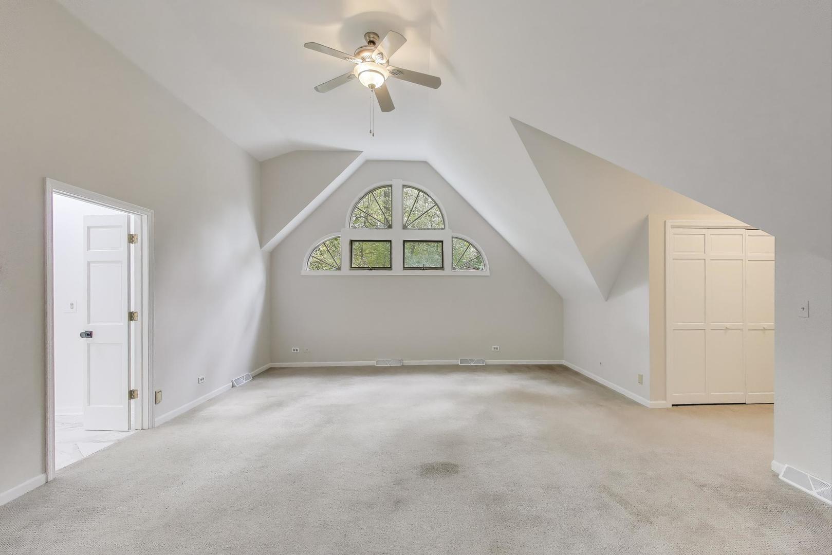 651 Nor Oaks Court, West Chicago, IL 60185