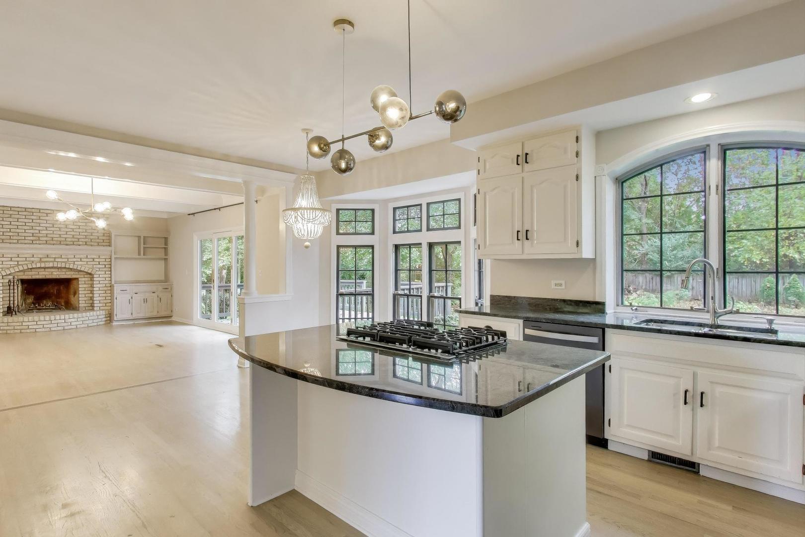 651 Nor Oaks Court, West Chicago, IL 60185