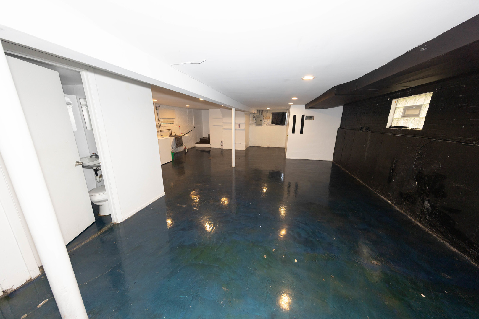 2718 S East Avenue, Berwyn, IL 60402