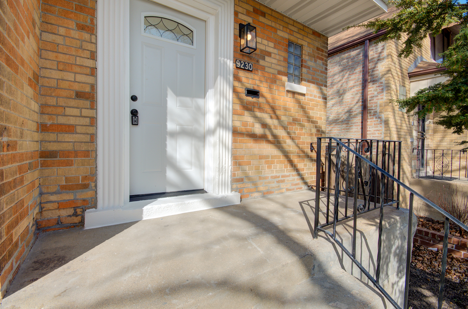 9230 S Greenwood Avenue, Chicago, IL 60619