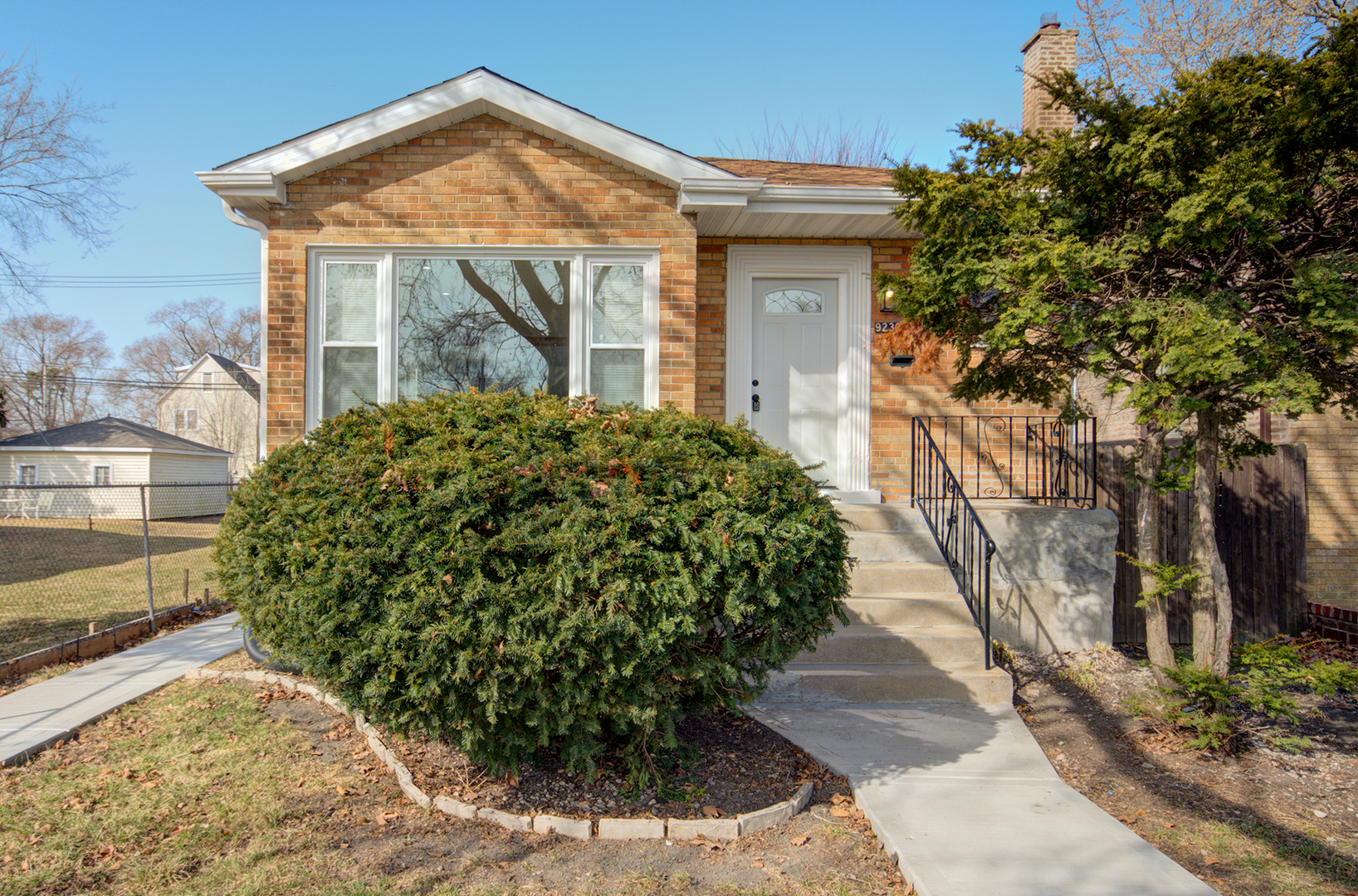 9230 S Greenwood Avenue, Chicago, IL 60619