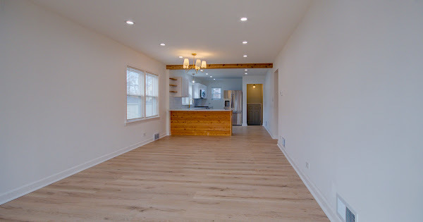 9230 S Greenwood Avenue, Chicago, IL 60619