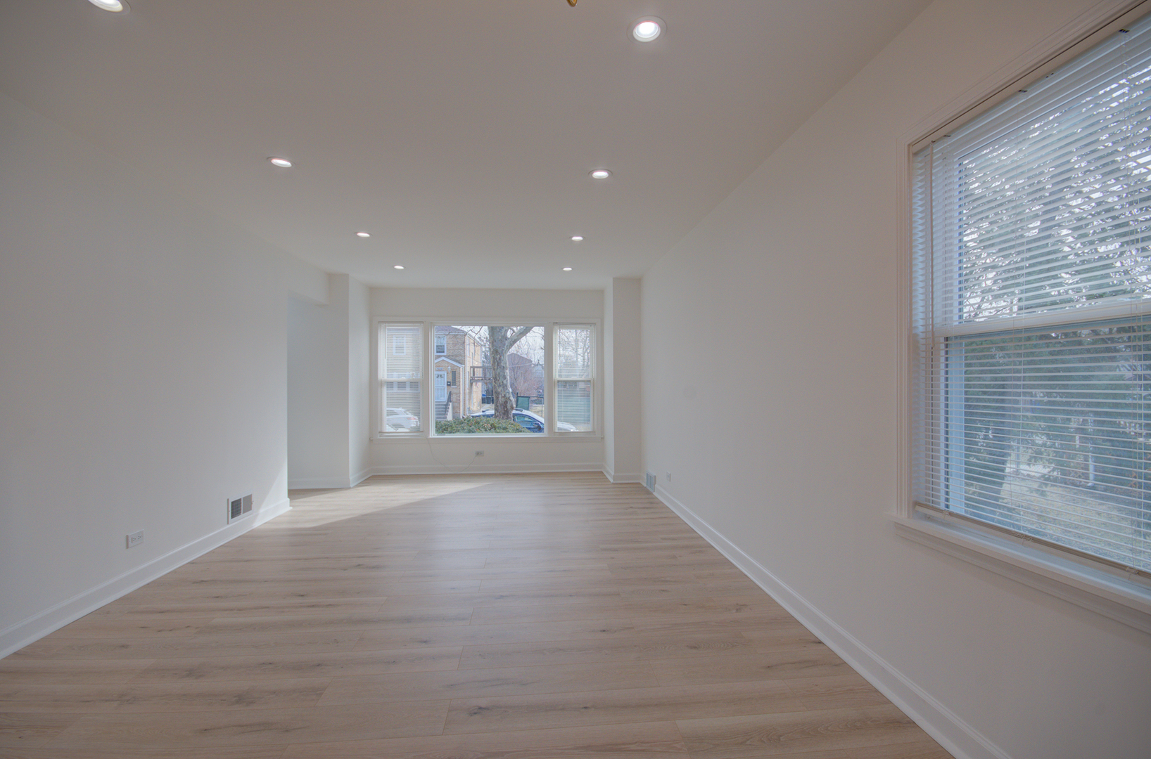 9230 S Greenwood Avenue, Chicago, IL 60619