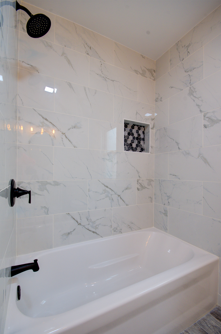 9230 S Greenwood Avenue, Chicago, IL 60619