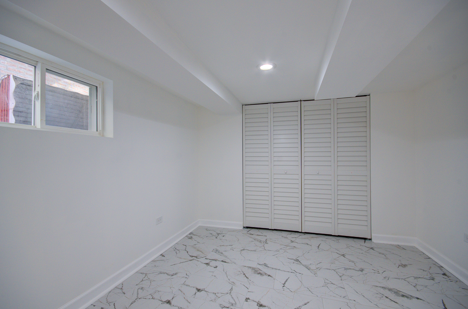 9230 S Greenwood Avenue, Chicago, IL 60619