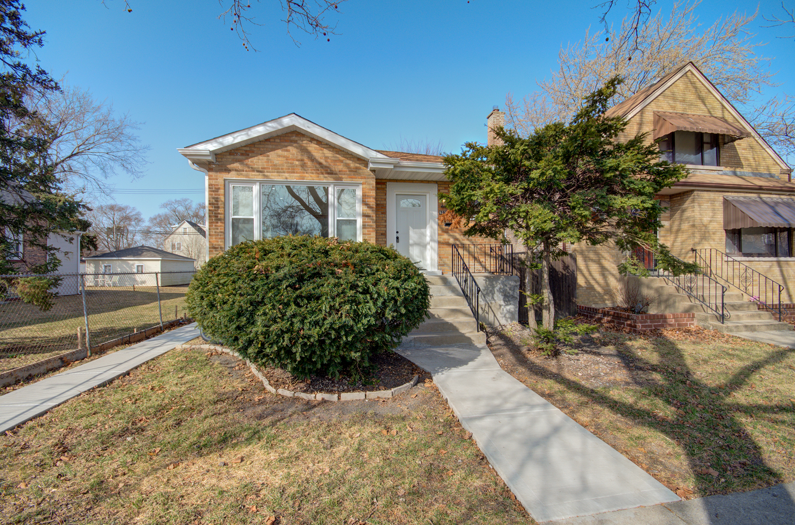 9230 S Greenwood Avenue, Chicago, IL 60619