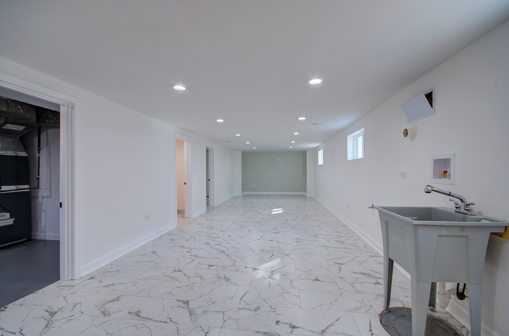 9230 S Greenwood Avenue, Chicago, IL 60619