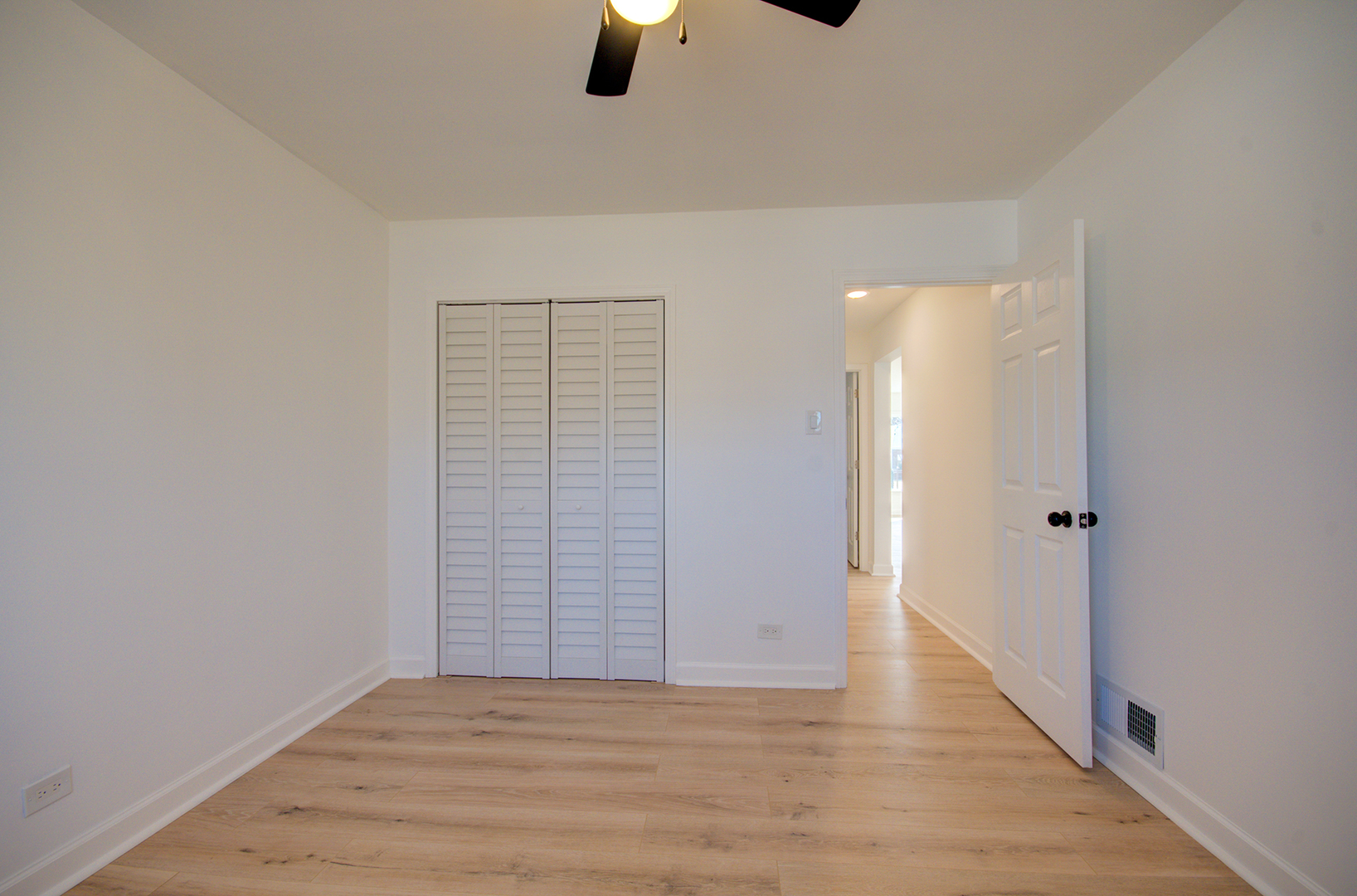 9230 S Greenwood Avenue, Chicago, IL 60619