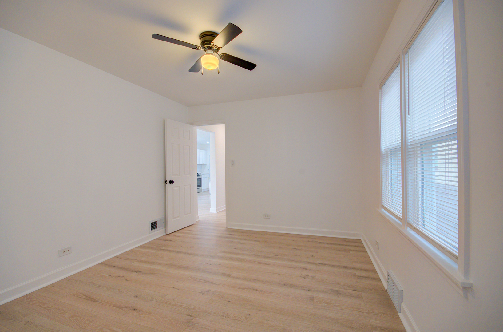 9230 S Greenwood Avenue, Chicago, IL 60619